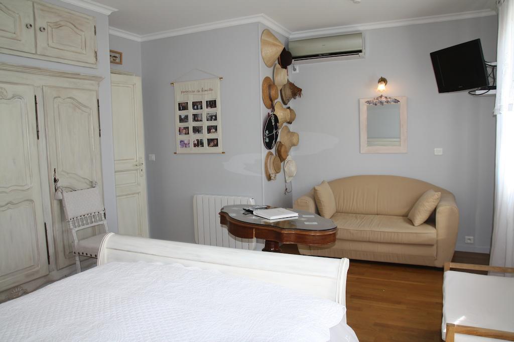 Hotel Lou Pero Mousco Saint-Paul-en-Forêt Habitación foto